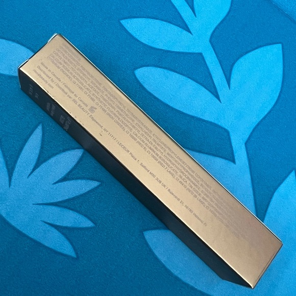 Rinna Beauty - plumping lip gloss - Not So Heavy Crown - Picture 5 of 10